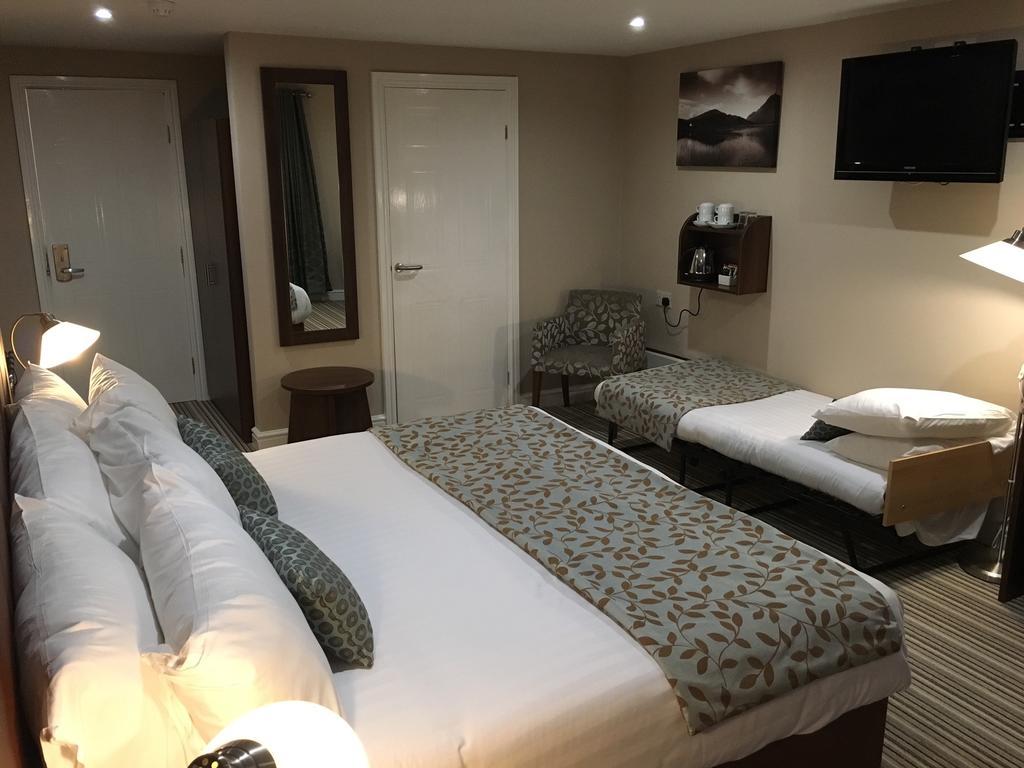 Twin Oaks Hotel Честерфилд Номер фото