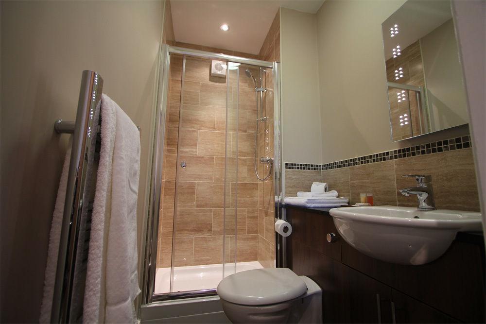 Twin Oaks Hotel Честерфилд Экстерьер фото