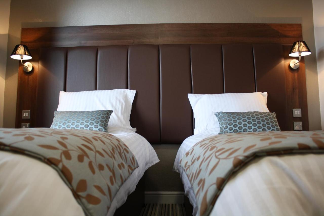Twin Oaks Hotel Честерфилд Экстерьер фото